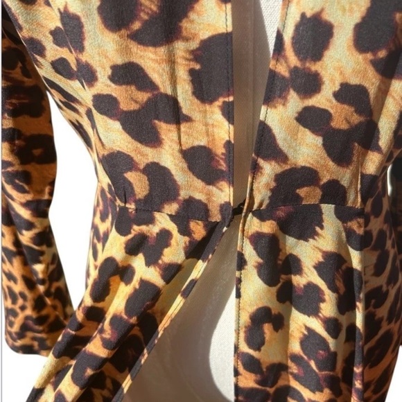 WE ARE LEONE LEOPARD PRINT SILK ROBE XS/S - Picture 9 of 12